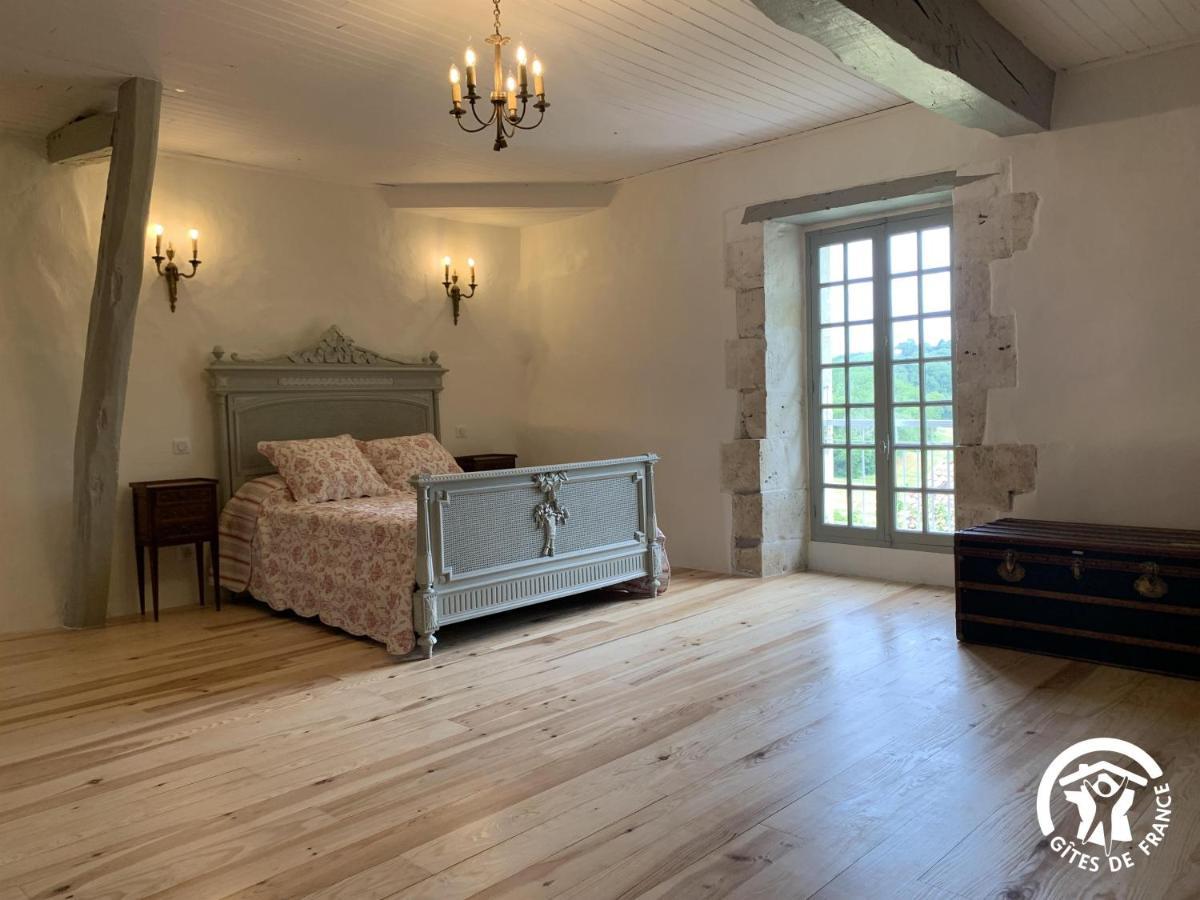 Chateau De Gardes Bed & Breakfast Castin Exterior photo